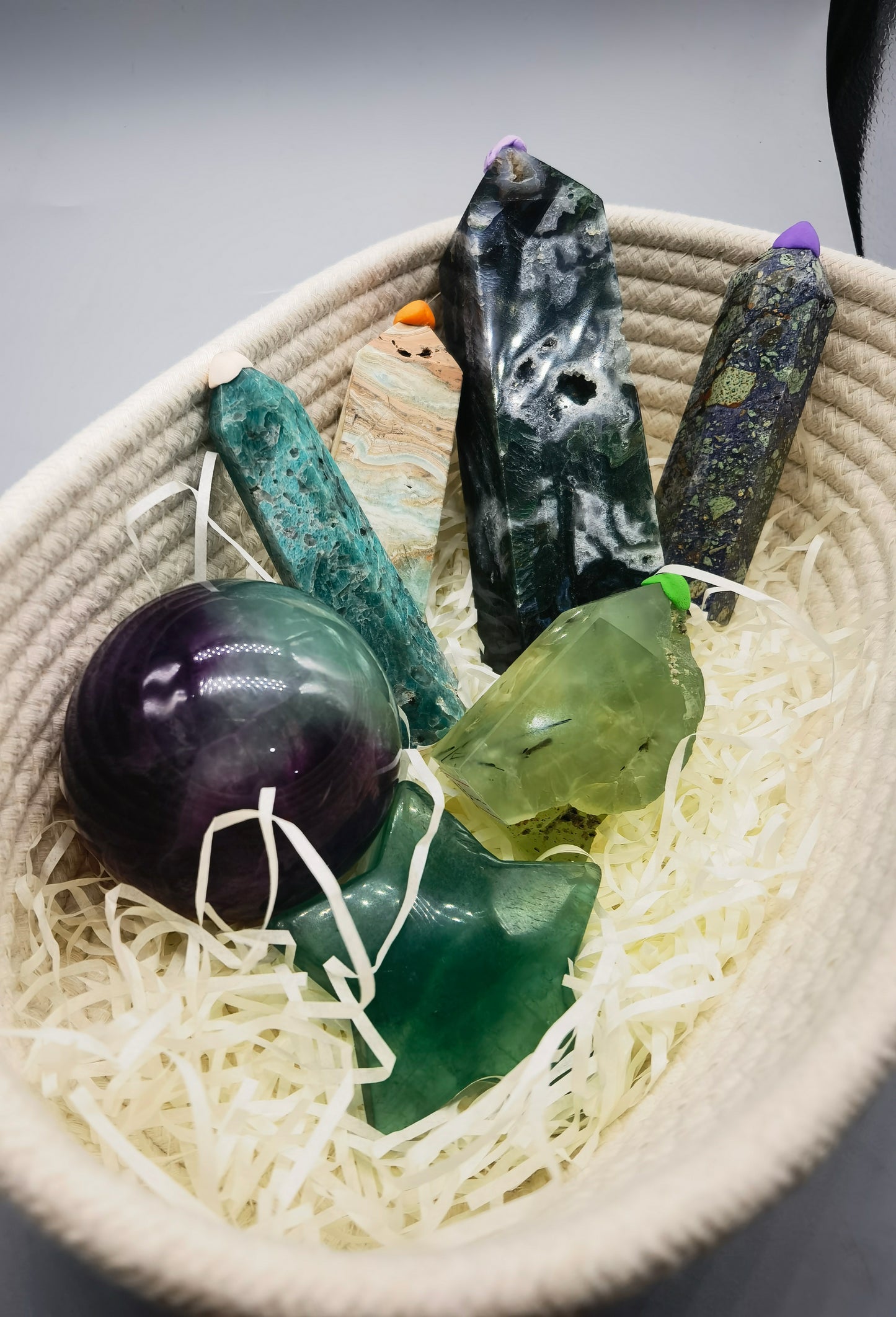 Fnorant Crystal Tumble/quartz/jasper/marble/jade/tower/sphere/carving/cube/slab/jewelry. $21.9 cute box for crystal, $59.9 big box for crystal. Follower 3 more pieces! Each order get pocket. Fans get a necklace!
